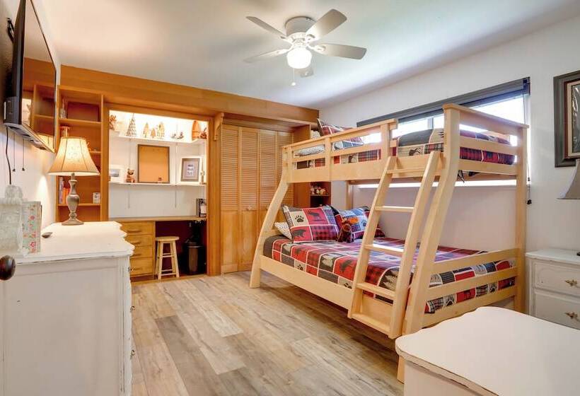 1 Mi To Lake: Hot Tub Haven In Pollock Pines!