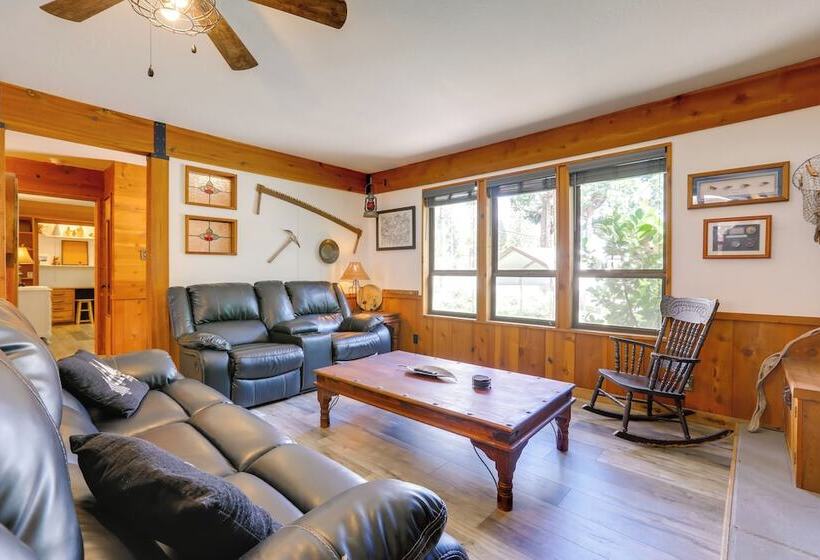 1 Mi To Lake: Hot Tub Haven In Pollock Pines!