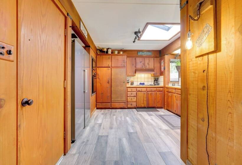 1 Mi To Lake: Hot Tub Haven In Pollock Pines!