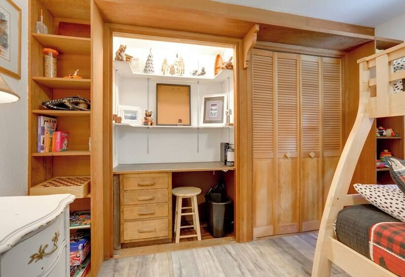 1 Mi To Lake: Hot Tub Haven In Pollock Pines!