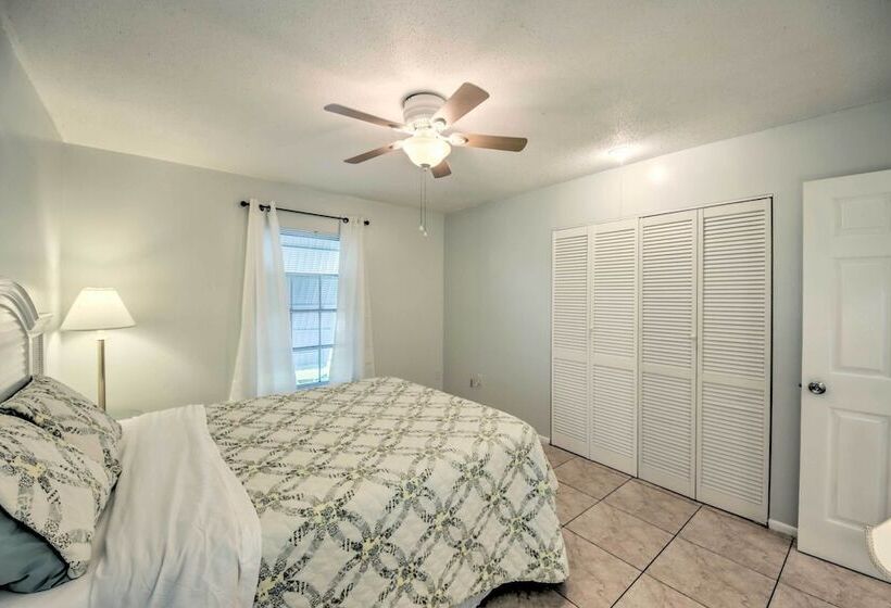 Port Charlotte Retreat ~ 4 Mi To Beach Park!