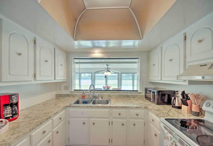 Port Charlotte Retreat ~ 4 Mi To Beach Park!