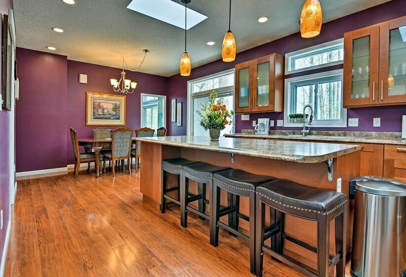 Private Blue Ridge Home W/ Hot Tub, Mountain Views