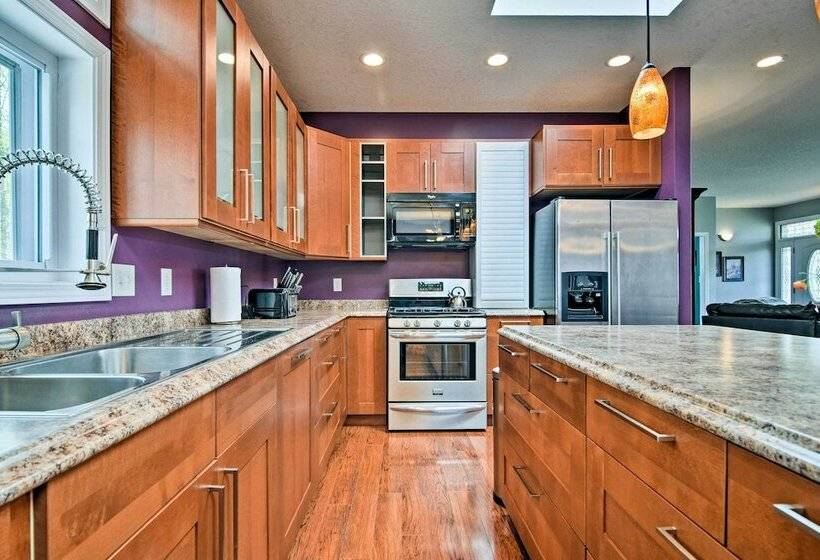 Private Blue Ridge Home W/ Hot Tub, Mountain Views