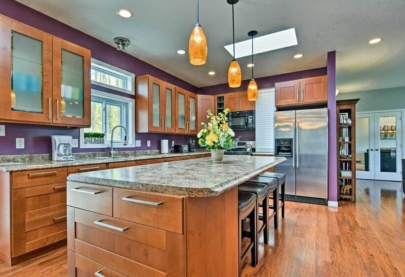 Private Blue Ridge Home W/ Hot Tub, Mountain Views