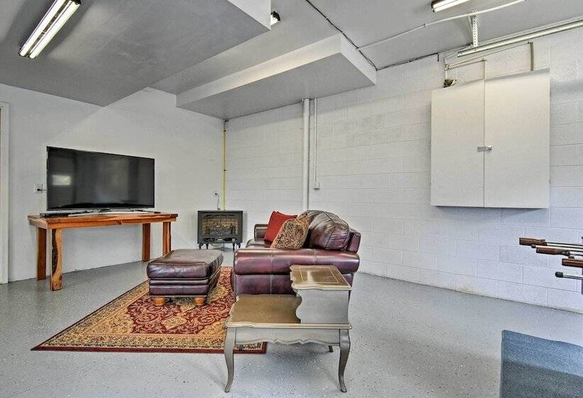 Private Blue Ridge Home W/ Hot Tub, Mountain Views