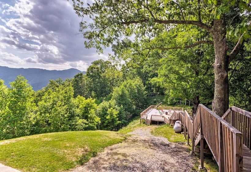 Private Blue Ridge Home W/ Hot Tub, Mountain Views