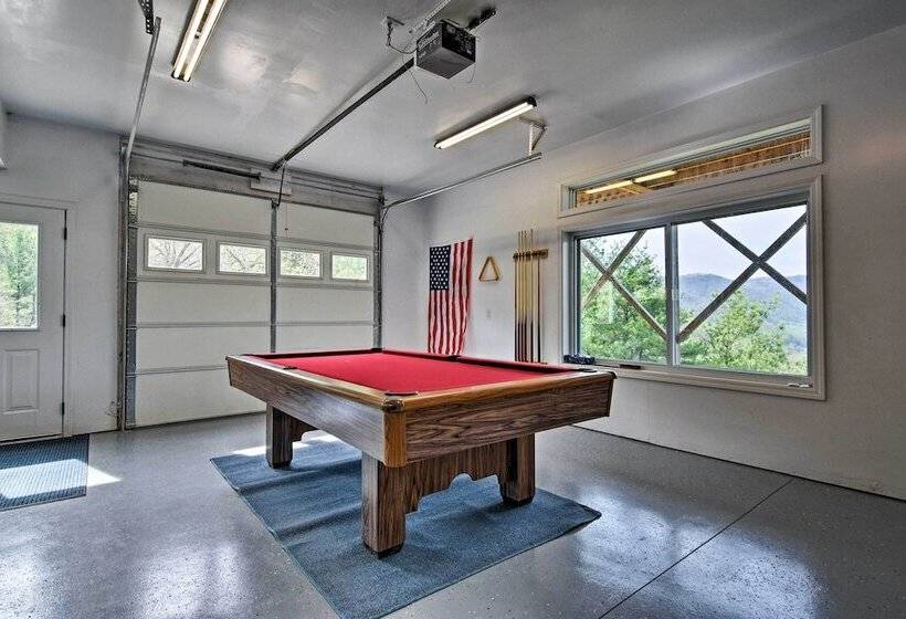 Private Blue Ridge Home W/ Hot Tub, Mountain Views