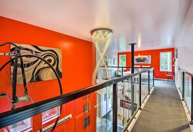 Private Indianola House W/ Patio + Fire Pit