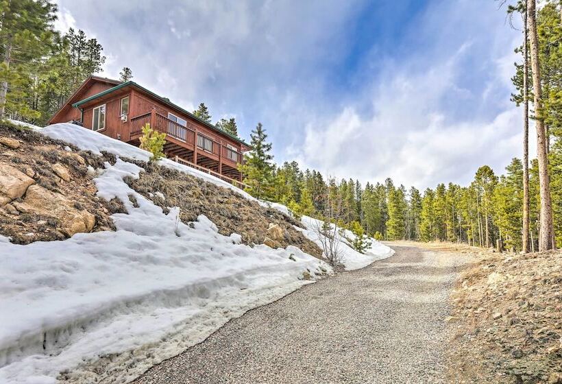 Secluded Retreat W/ Mountain Views In Evergreen