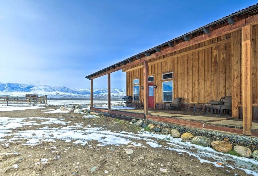 Private Powell Ranch Cabin W/ Mountain Views!