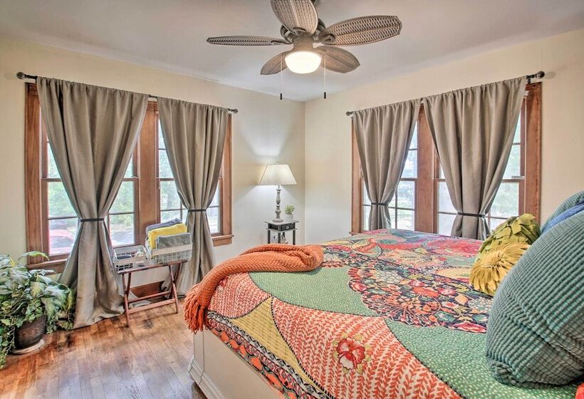 2 Mi To Central Ave: Quaint Hot Springs Home!