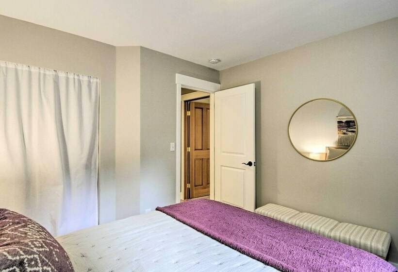 Quaint Northwestern Home W/ Beach Access!