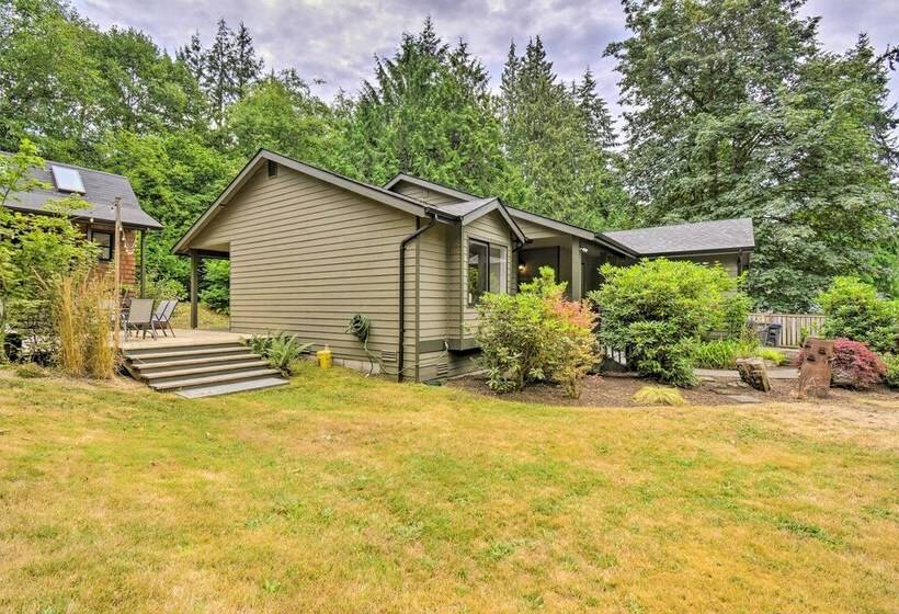 Quaint Northwestern Home W/ Beach Access!