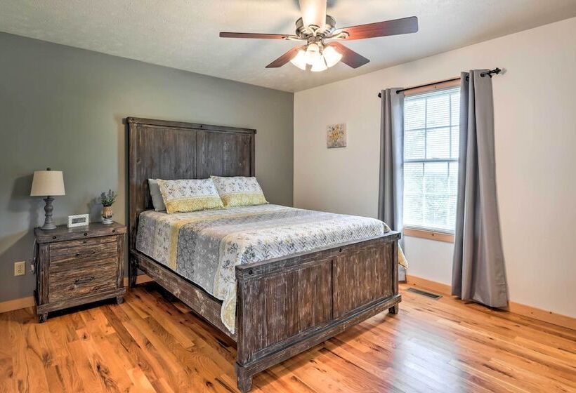 Quiet & Cozy Omaha Cabin ~ 20 Mi To Branson!