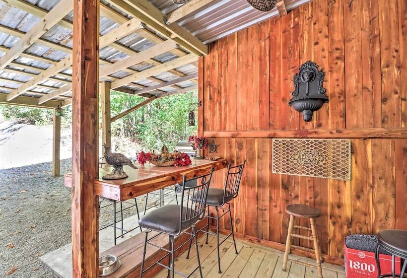 Quiet, Historic Manor: Located In Ghost Town!