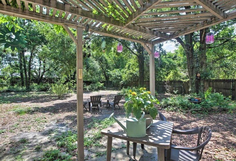 Quiet Retreat W/ Fire Pit ~ 4 Miles To Pensacola!