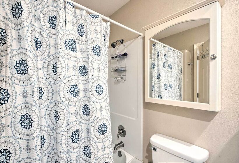 Quiet Retreat W/ Fire Pit ~ 4 Miles To Pensacola!