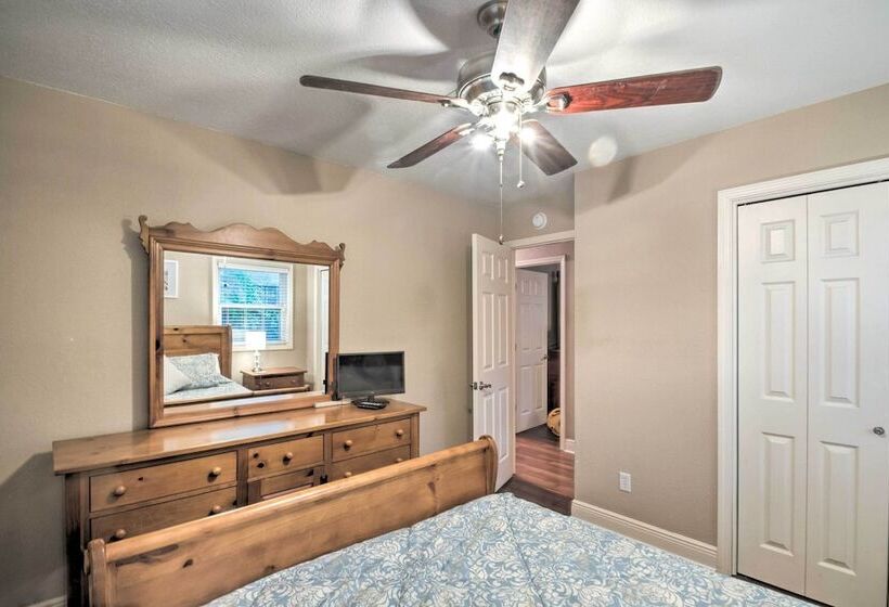 Quiet Retreat W/ Fire Pit ~ 4 Miles To Pensacola!