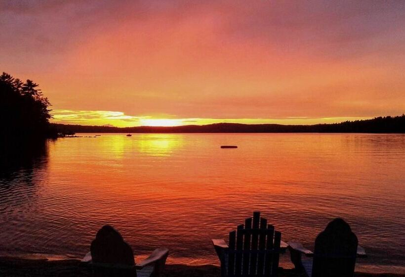 Raymond Retreat W/ 200 Feet Of Private Beach!
