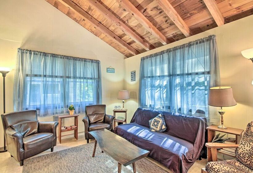 Raymond Retreat W/ 200 Feet Of Private Beach!