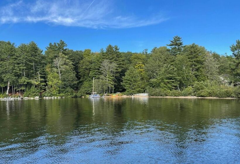 Raymond Retreat W/ 200 Feet Of Private Beach!