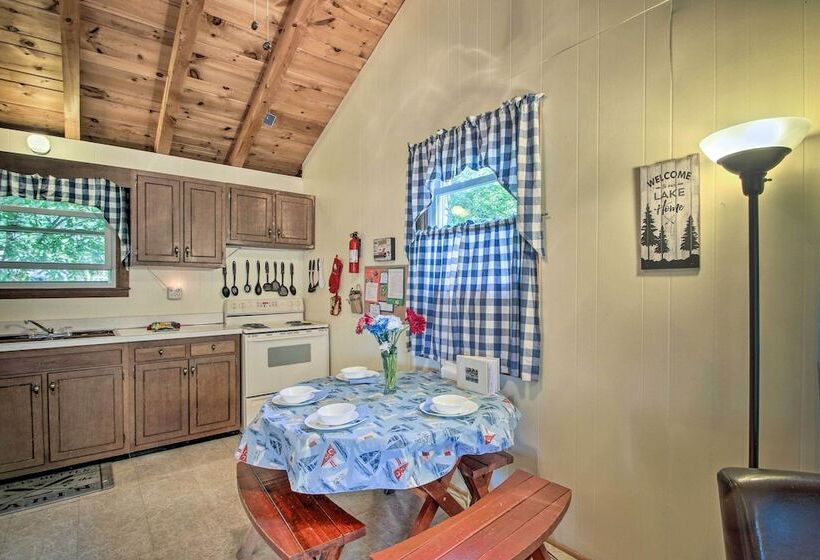 Raymond Retreat W/ 200 Feet Of Private Beach!