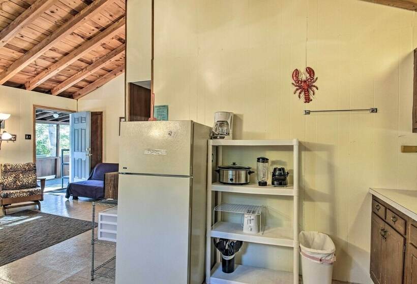 Raymond Retreat W/ 200 Feet Of Private Beach!