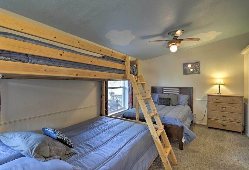 Red Rock Rambler Moab Home W/ Hot Tub & Views!