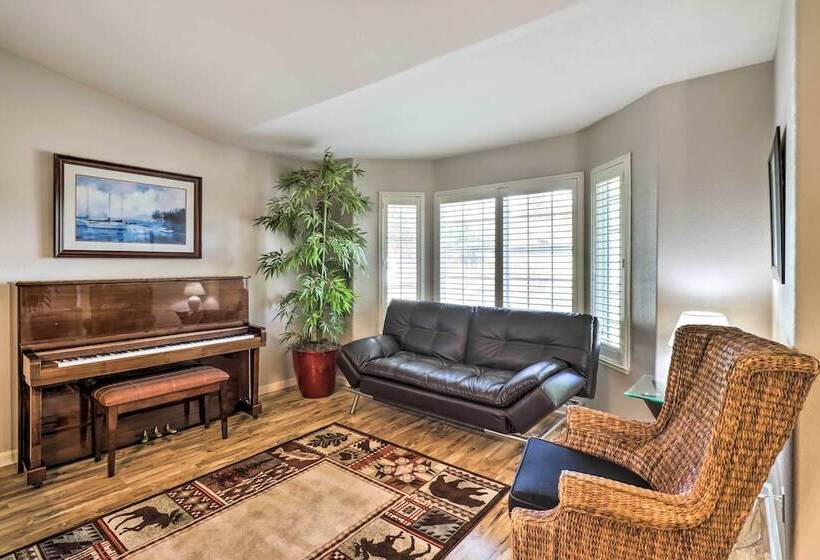 Reno Home W/ Private Yard + Hot Tub