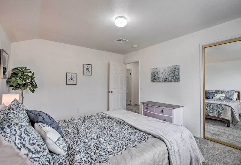 Renovated Bakersfield Home W/ Private Yard!