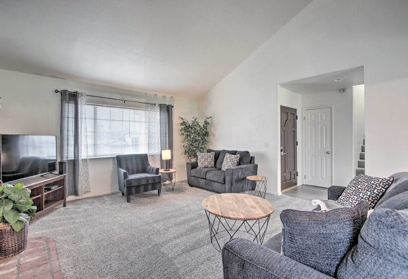 Renovated Bakersfield Home W/ Private Yard!