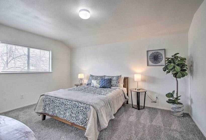 Renovated Bakersfield Home W/ Private Yard!