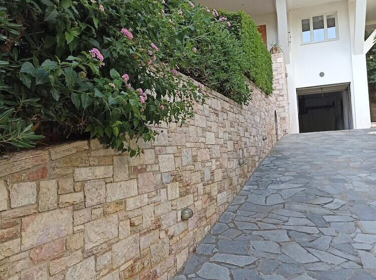 レジデンス Beautiful 2 Bed House In Saronida