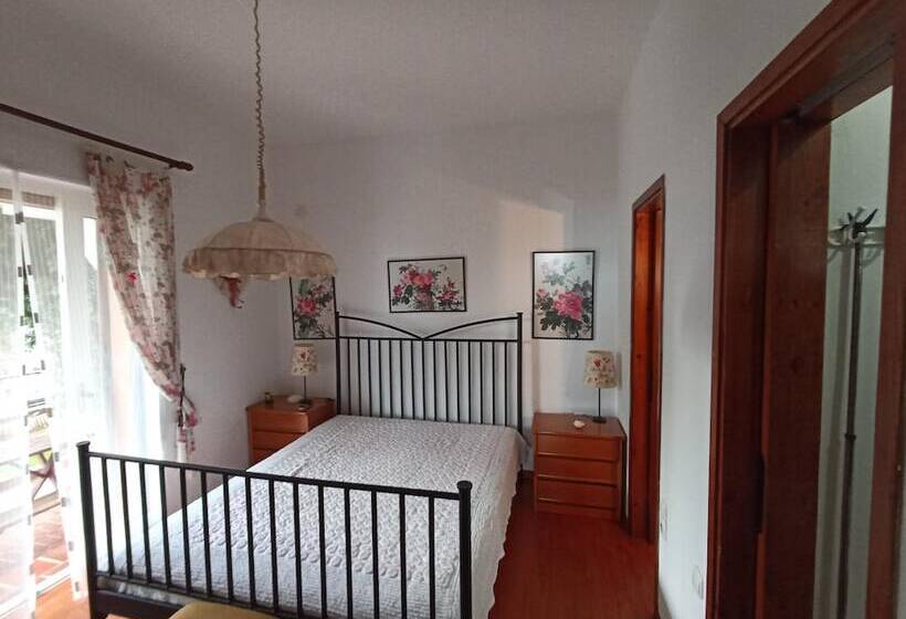 レジデンス Beautiful 2 Bed House In Saronida