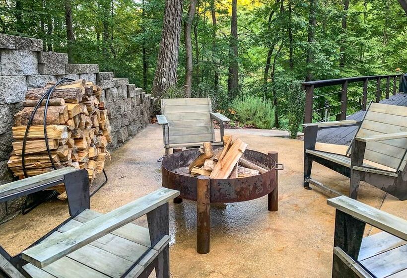 Lak Haus: Resort Style Home On Tims Ford Lake!