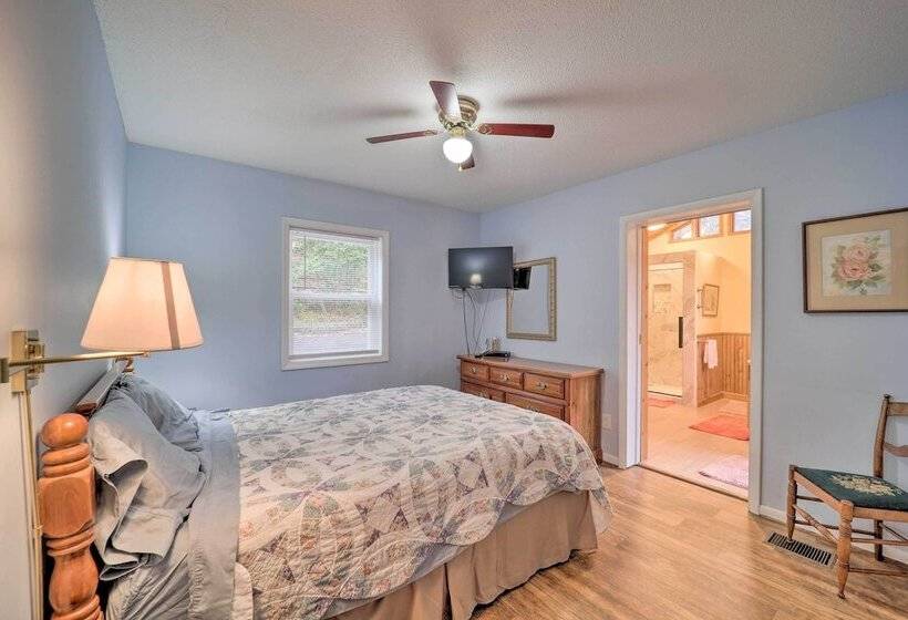 Riverfront Newland Home W/ Pool & Golf Club Access