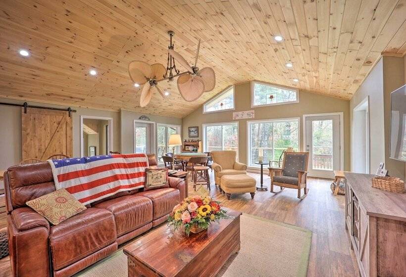 Riverfront Newland Home W/ Pool & Golf Club Access