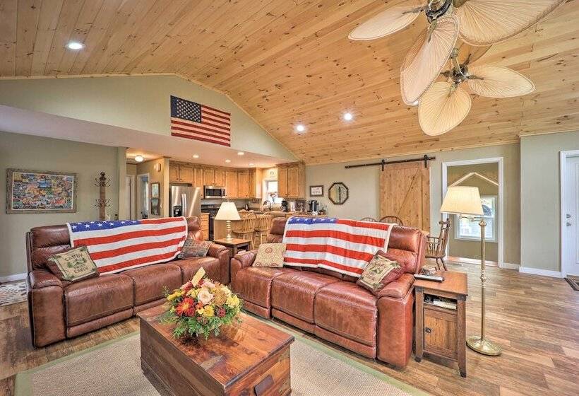 Riverfront Newland Home W/ Pool & Golf Club Access