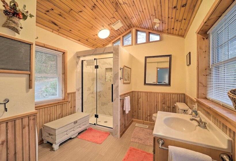 Riverfront Newland Home W/ Pool & Golf Club Access