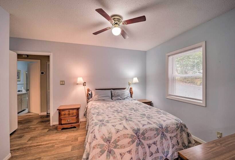 Riverfront Newland Home W/ Pool & Golf Club Access