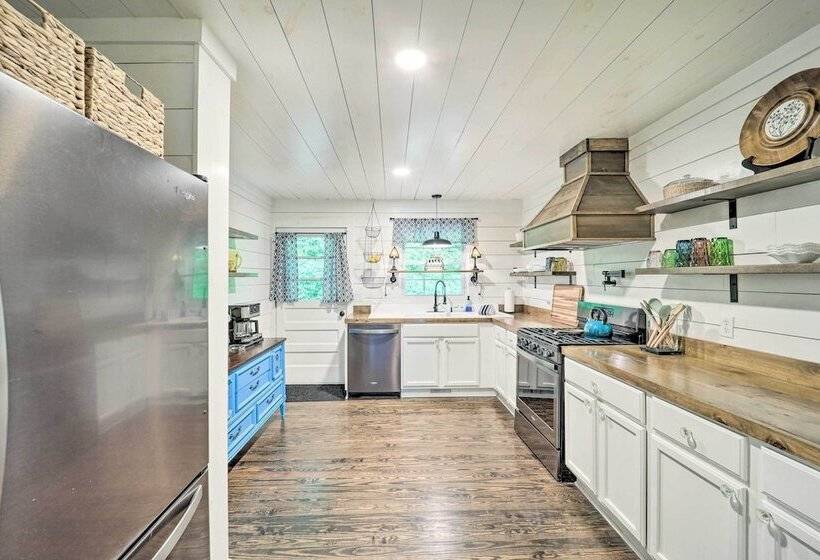 Riverfront Sugar Grove Home: Hot Tub & Views!