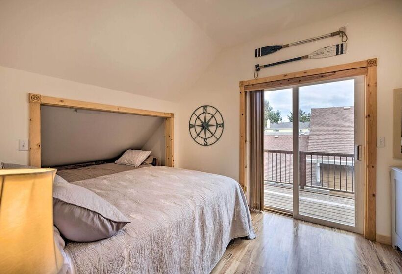 Rockaway Beach Hideaway W/ Hot Tub & Fireplace!