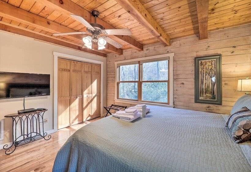 Peaceful  Rocky Creek Cabin  W/ Hot Tub & Views!