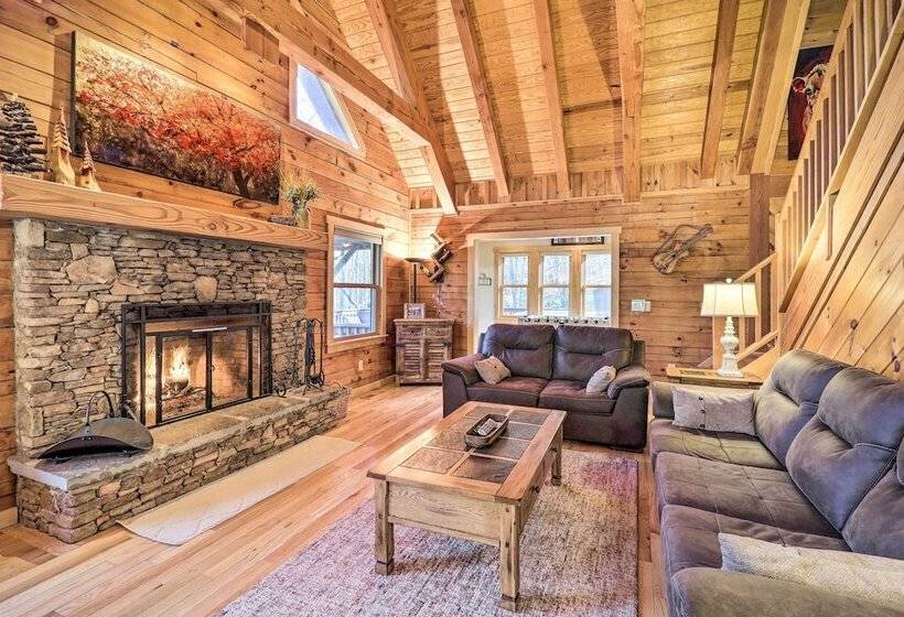 Peaceful  Rocky Creek Cabin  W/ Hot Tub & Views!