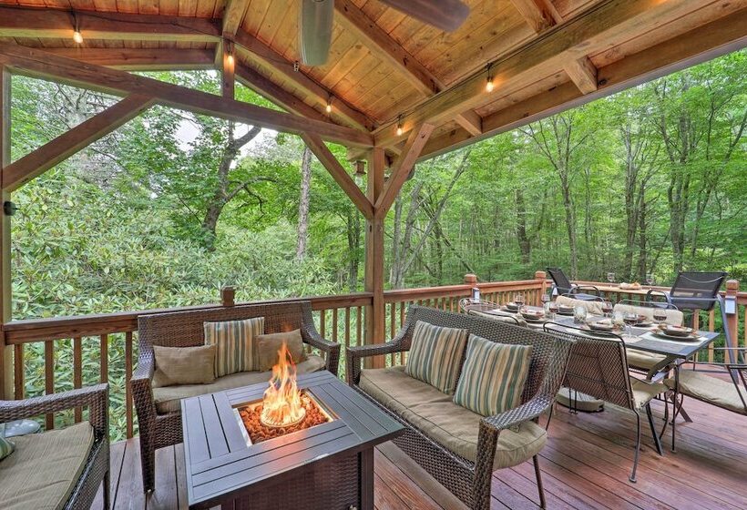 Peaceful  Rocky Creek Cabin  W/ Hot Tub & Views!
