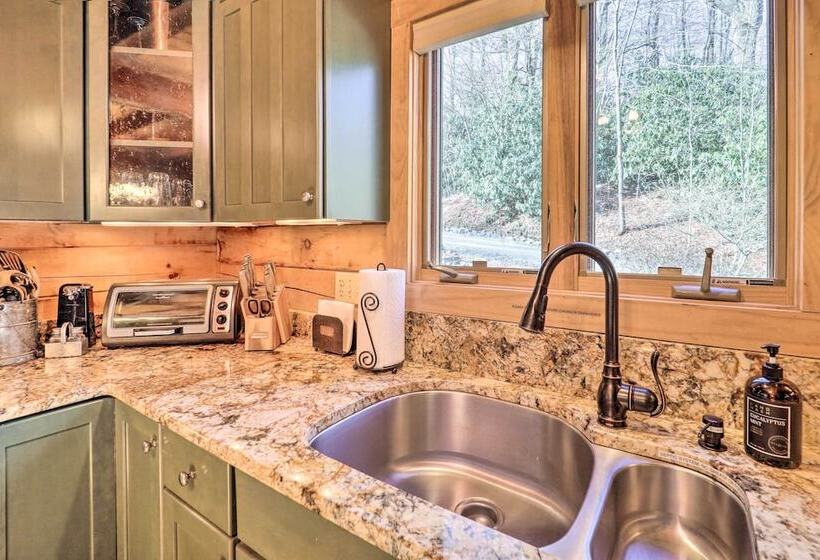Peaceful  Rocky Creek Cabin  W/ Hot Tub & Views!