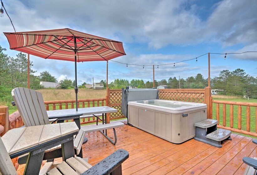 Rustic Benezette Cabin: Porch, Hot Tub & Fire Pit