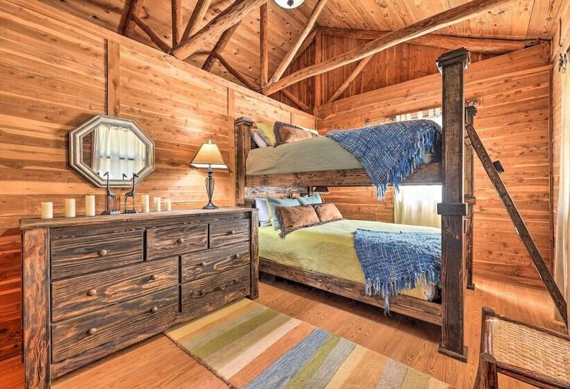 Rustic Canyon Lake Cabins W/ Hot Tub On ~ 3 Acres