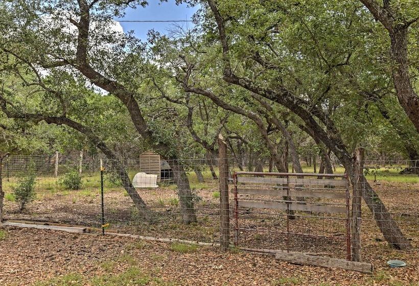 Rustic Canyon Lake Cabins W/ Hot Tub On ~ 3 Acres